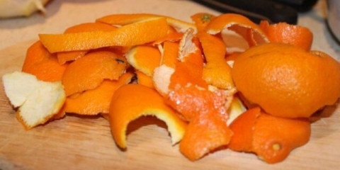 Ušećerene kore mandarina: recepti, prednosti i štete